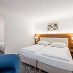 Mondschein Hotell 4*
