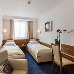 Mondschein Hotell 4*
