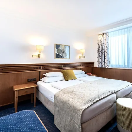 Hotel Mondschein 4*