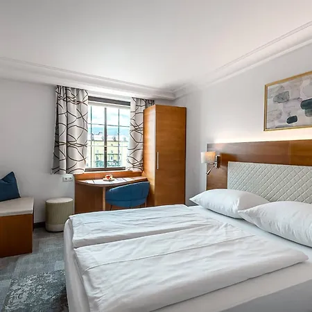 Hotell Mondschein 4*