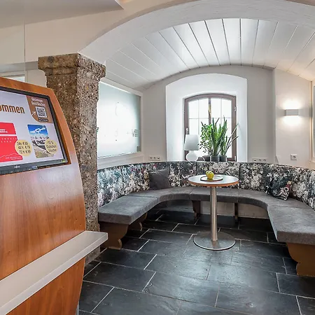 Mondschein Hotel 4*