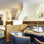 Mondschein Hotel 4*